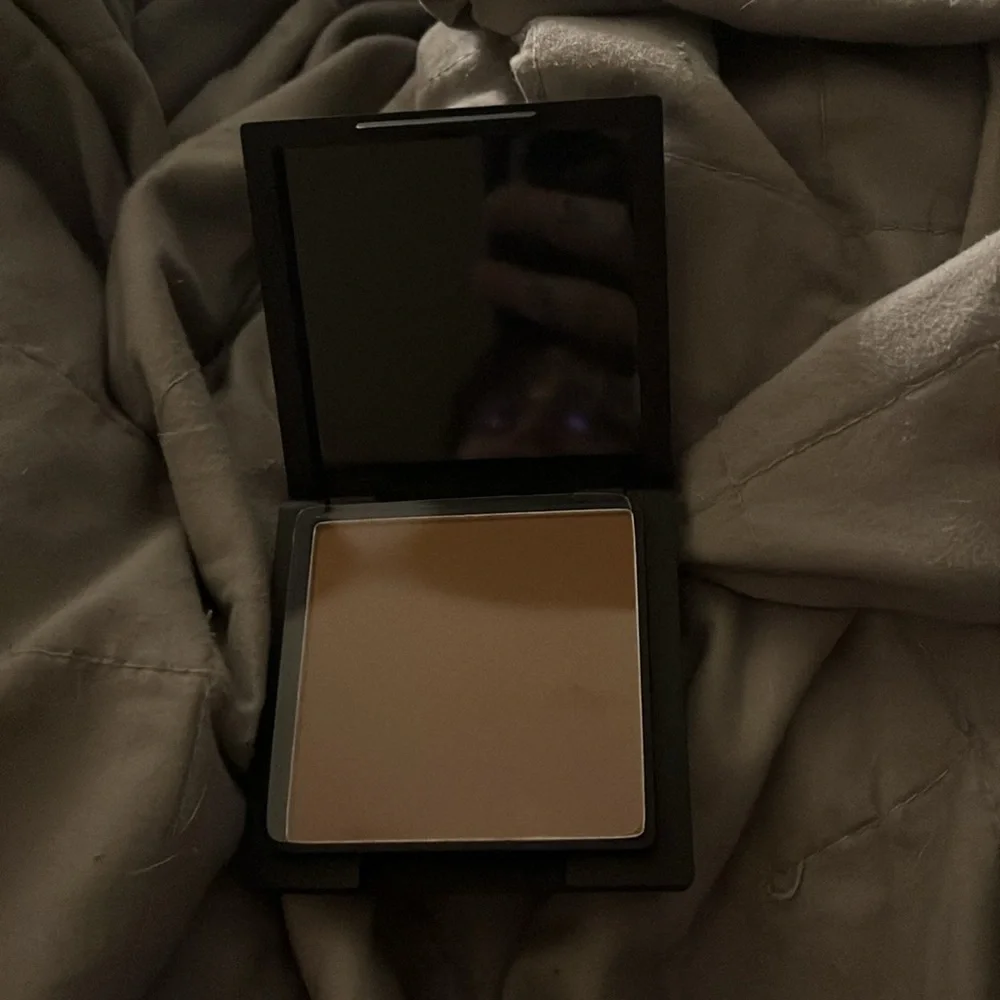 Satin Sovereign Bronzer in Goddess Glow